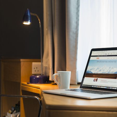 Holiday Inn Express Stoke-On-Trent By Ihg Экстерьер фото