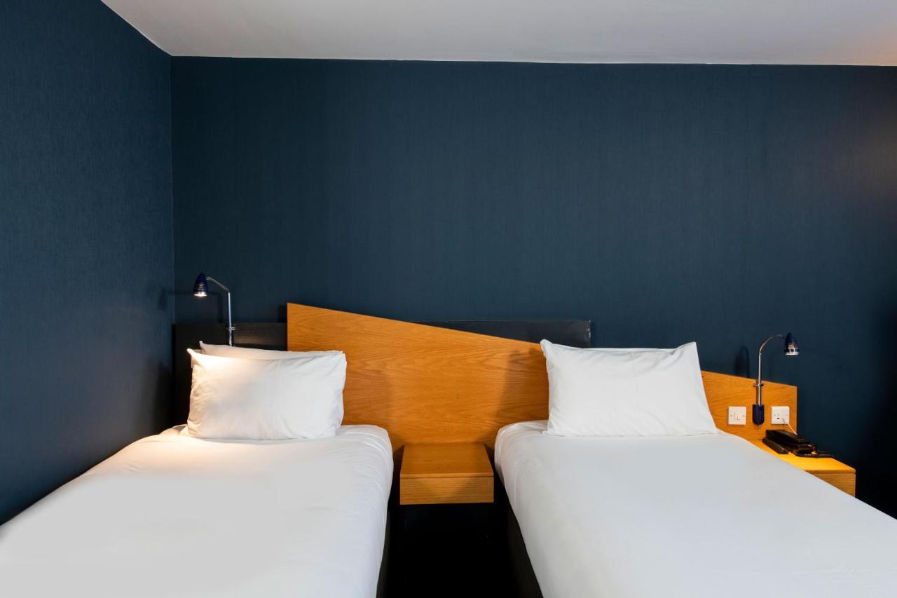 Holiday Inn Express Stoke-On-Trent By Ihg Экстерьер фото