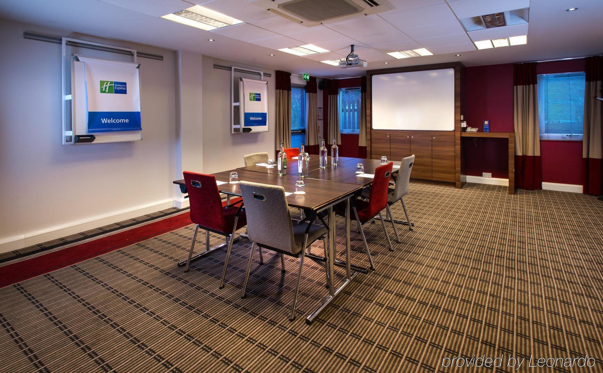 Holiday Inn Express Stoke-On-Trent By Ihg Экстерьер фото