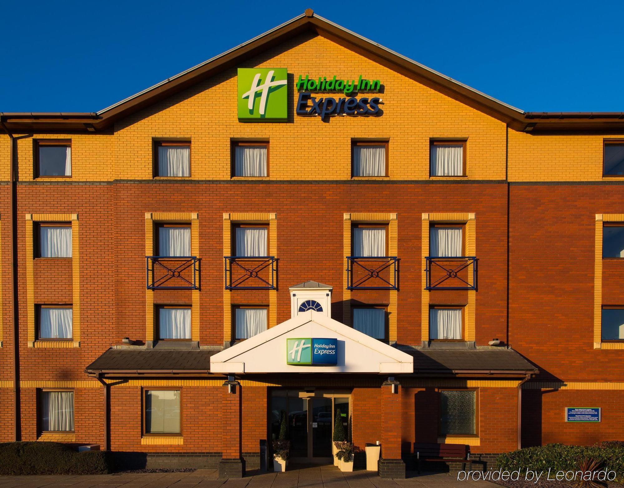 Holiday Inn Express Stoke-On-Trent By Ihg Экстерьер фото
