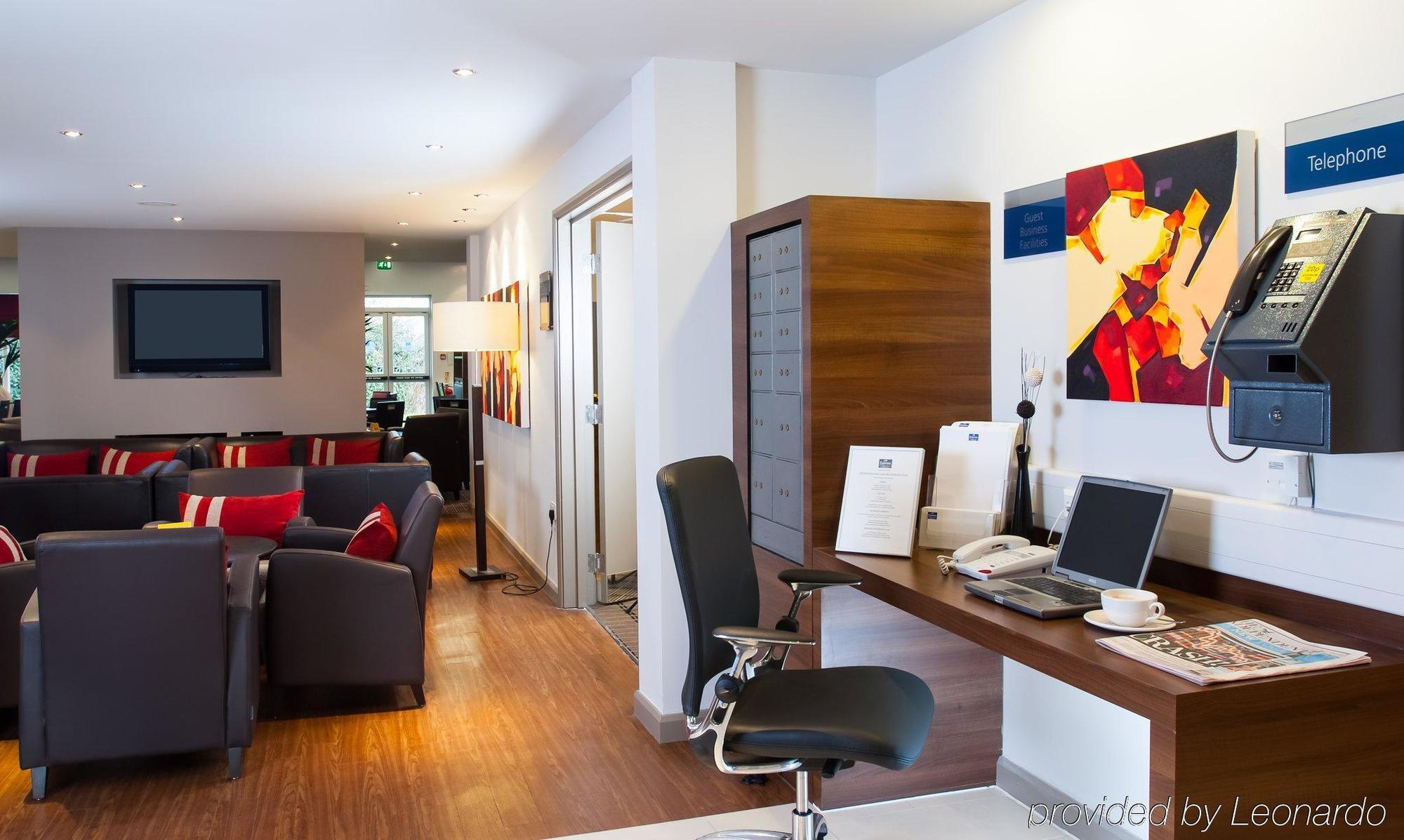 Holiday Inn Express Stoke-On-Trent By Ihg Экстерьер фото