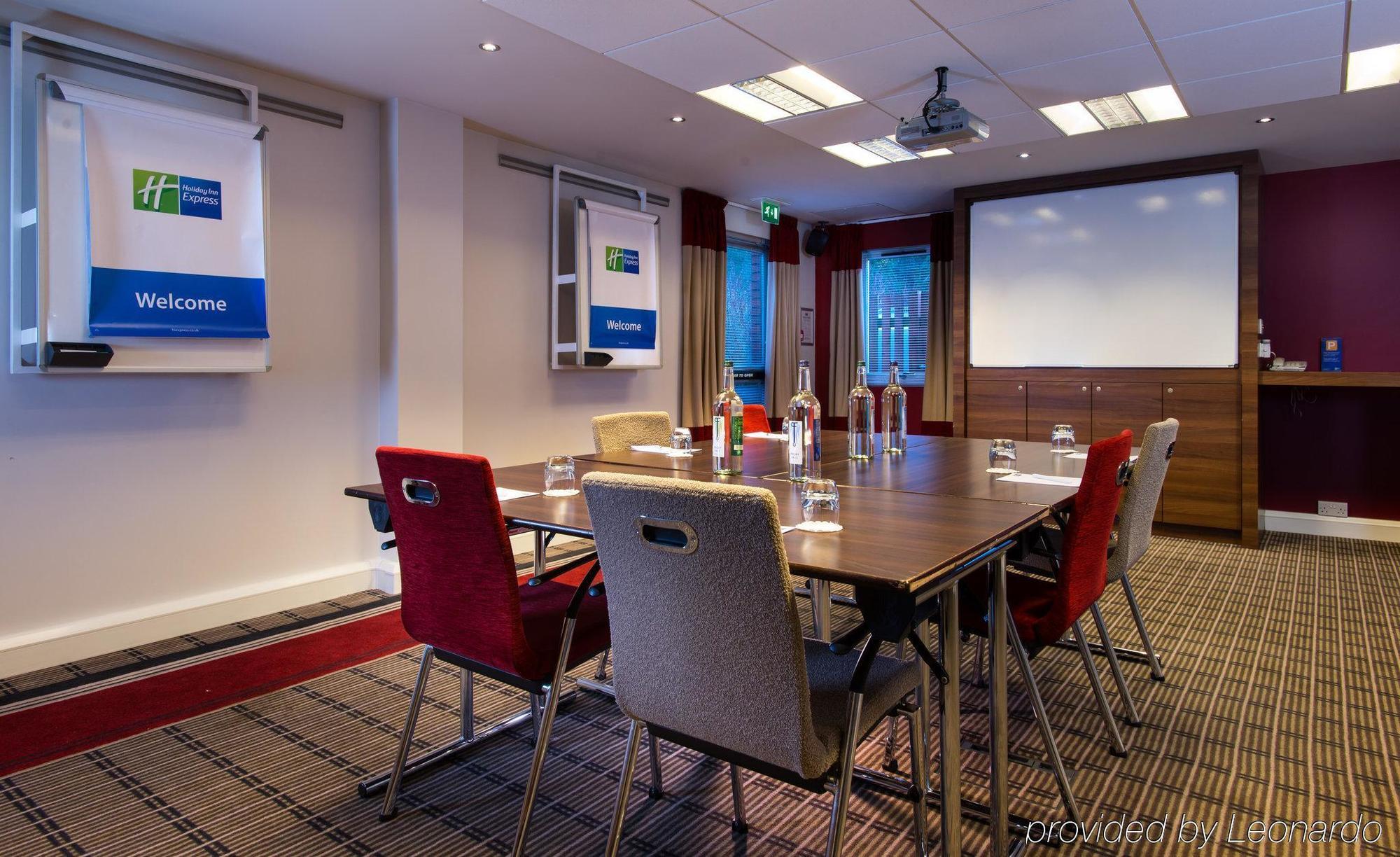 Holiday Inn Express Stoke-On-Trent By Ihg Экстерьер фото