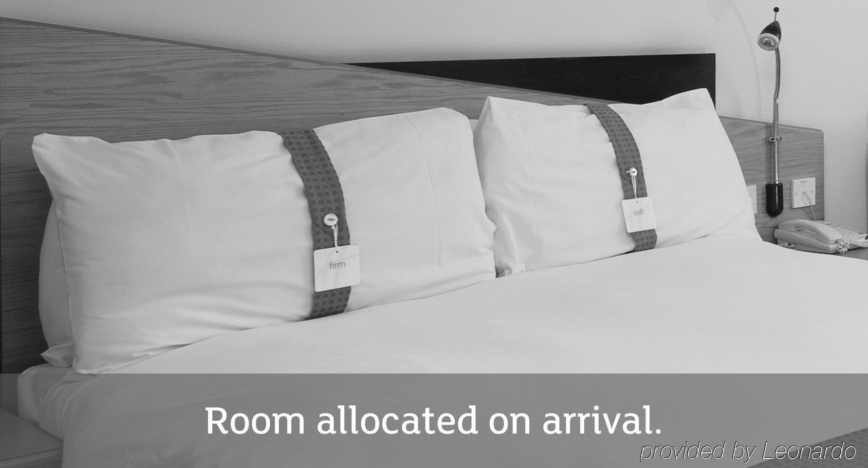 Holiday Inn Express Stoke-On-Trent By Ihg Экстерьер фото