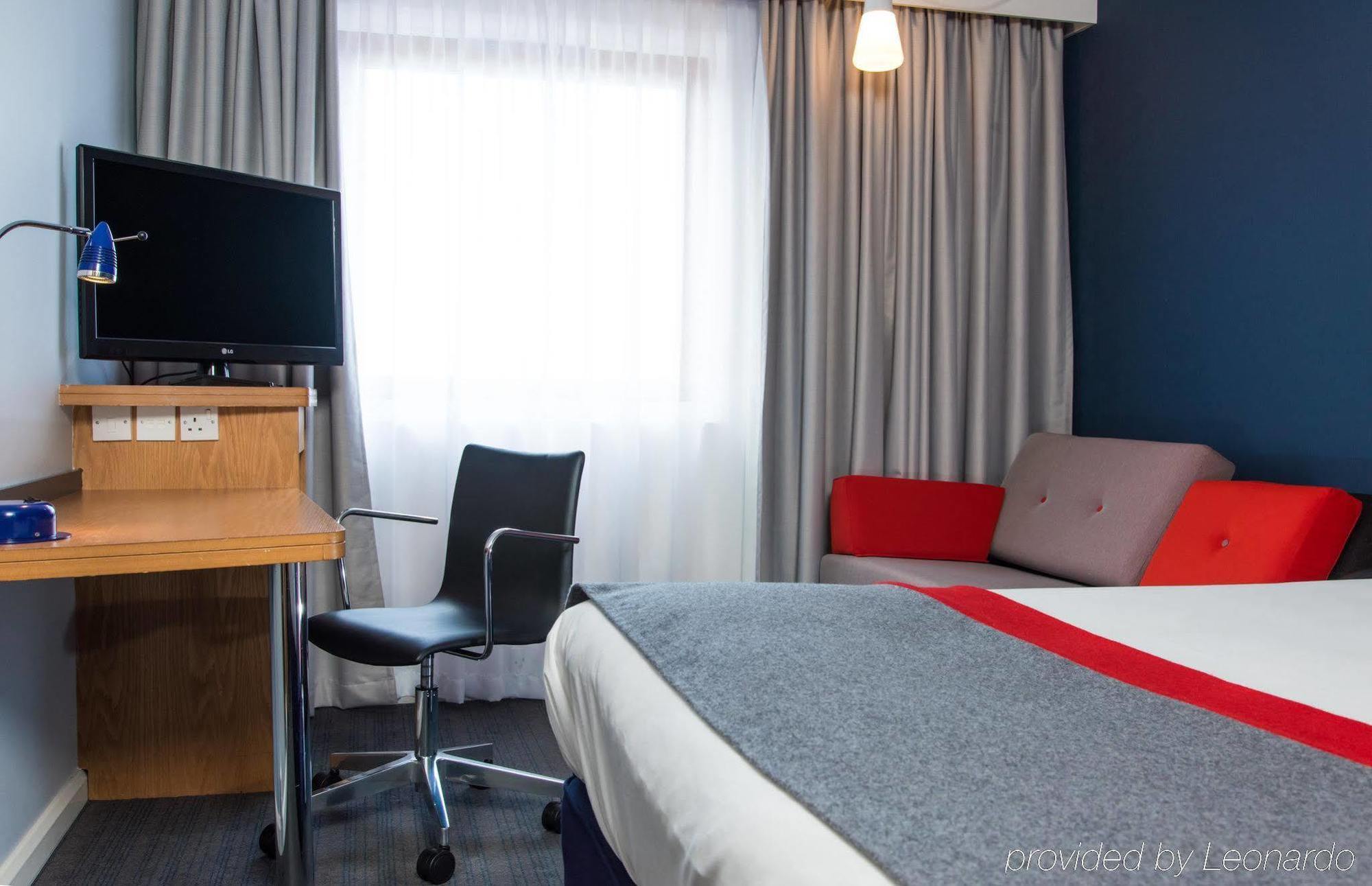 Holiday Inn Express Stoke-On-Trent By Ihg Экстерьер фото