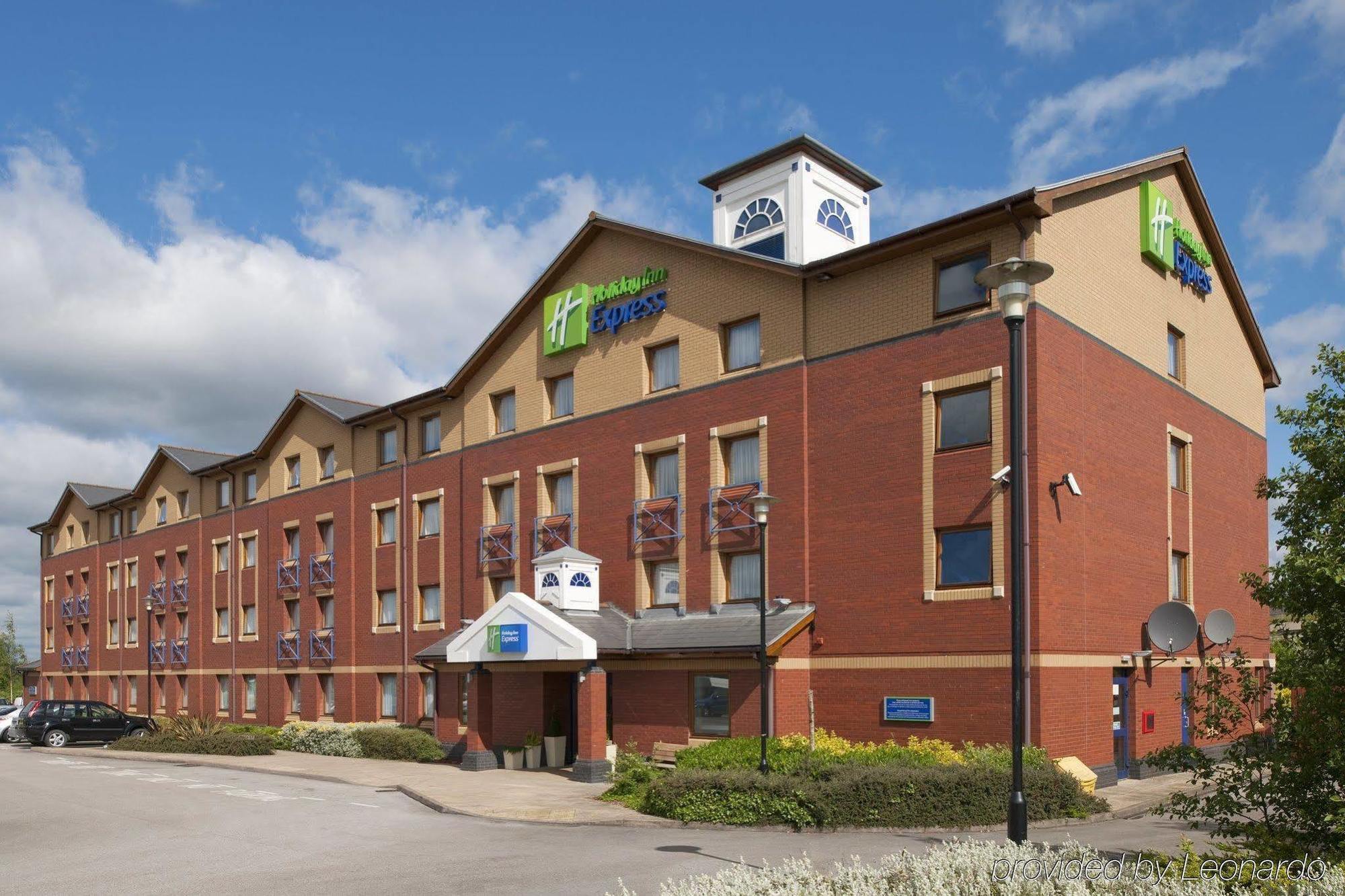 Holiday Inn Express Stoke-On-Trent By Ihg Экстерьер фото