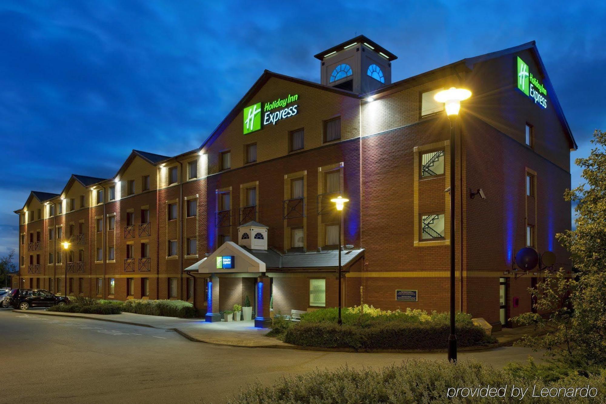 Holiday Inn Express Stoke-On-Trent By Ihg Экстерьер фото