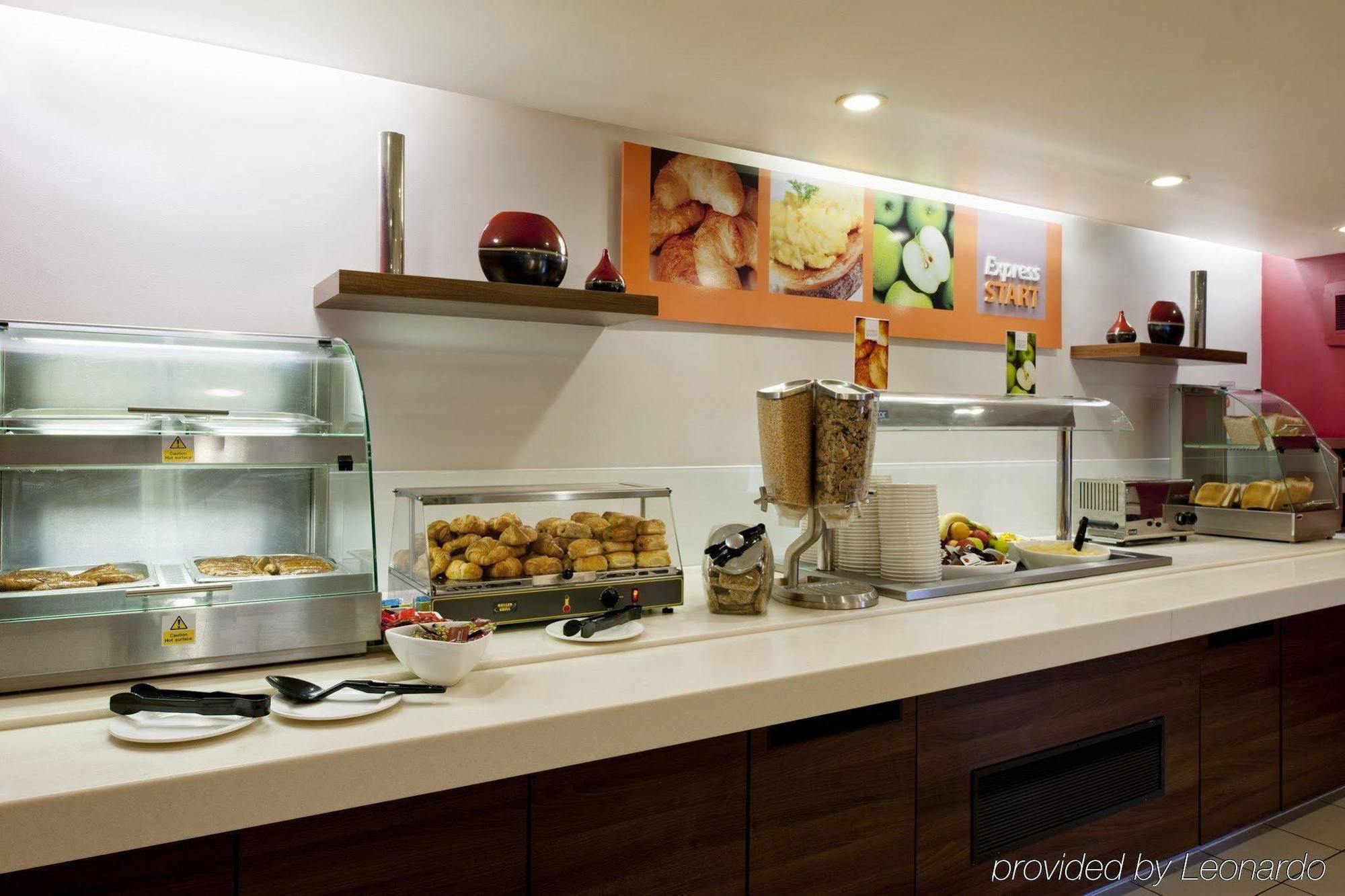 Holiday Inn Express Stoke-On-Trent By Ihg Ресторан фото