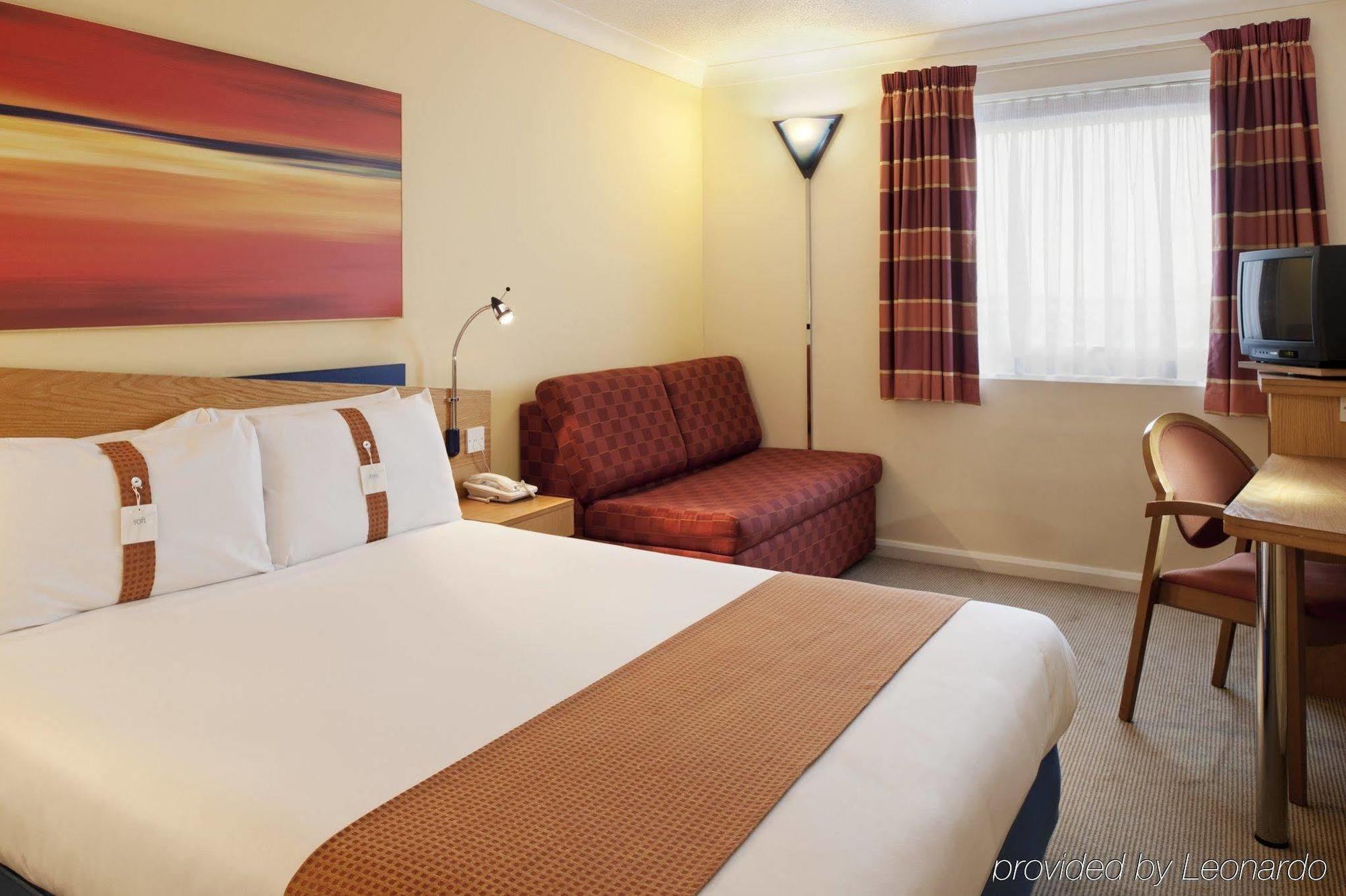 Holiday Inn Express Stoke-On-Trent By Ihg Номер фото
