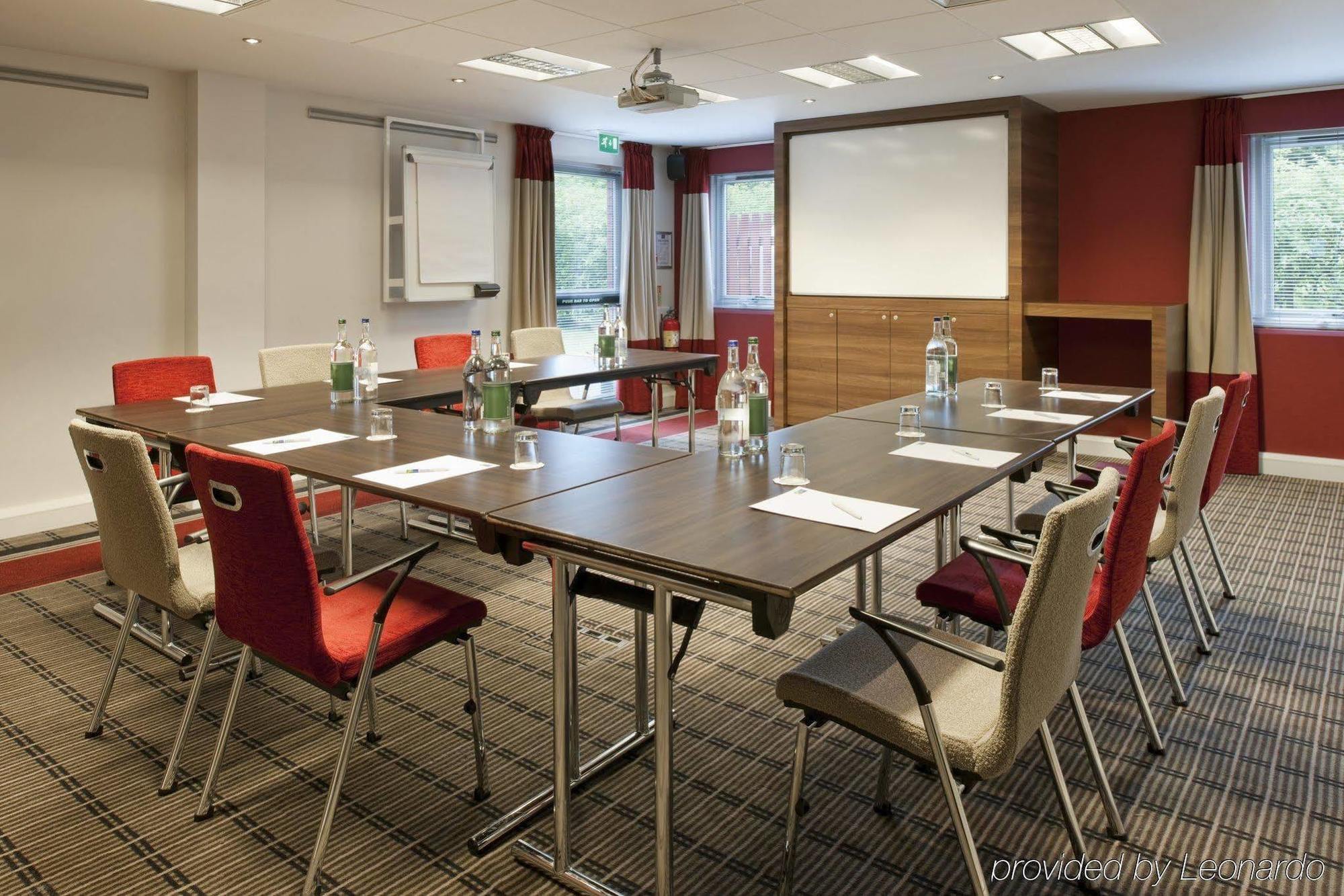 Holiday Inn Express Stoke-On-Trent By Ihg Бизнес фото
