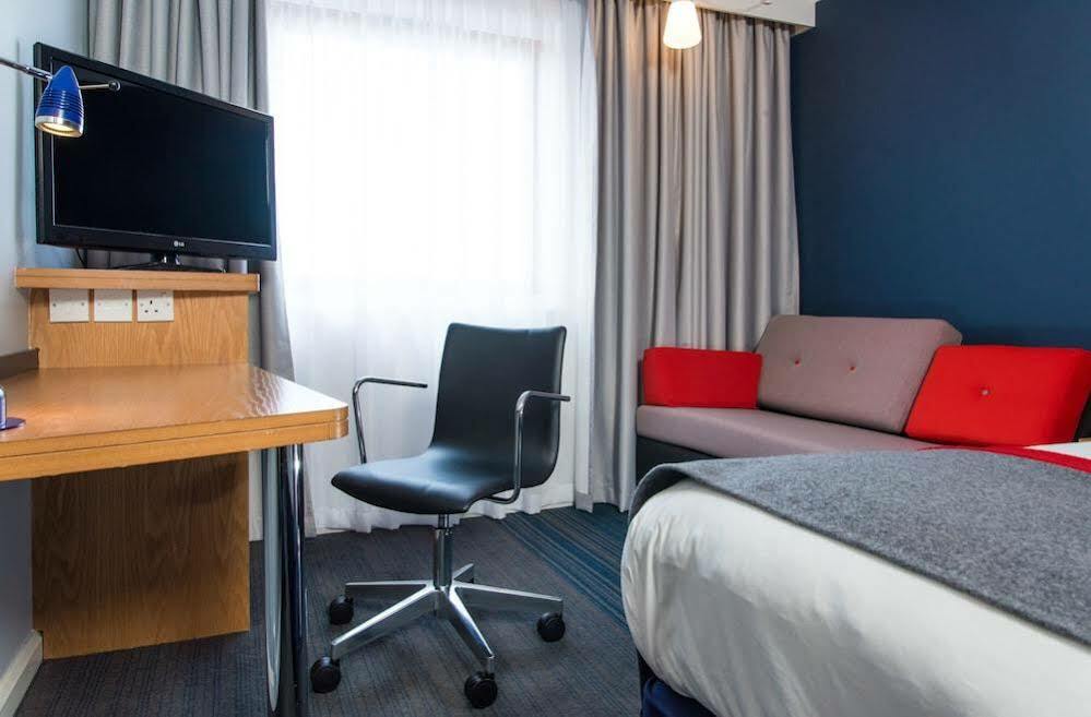 Holiday Inn Express Stoke-On-Trent By Ihg Экстерьер фото